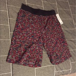 Lululemon Core Short never been worn