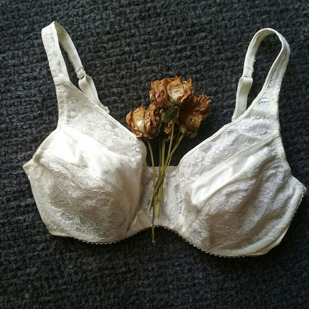 Vintage lace brassiere