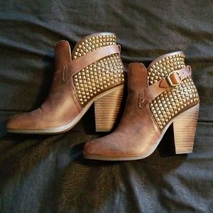 Steve Madden Distressed Brown Booties