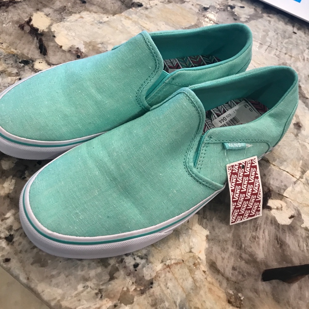Brand new with tags mint linen vans slip on