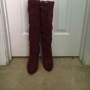 Shoe dazzle maroon heel boots size 5.5