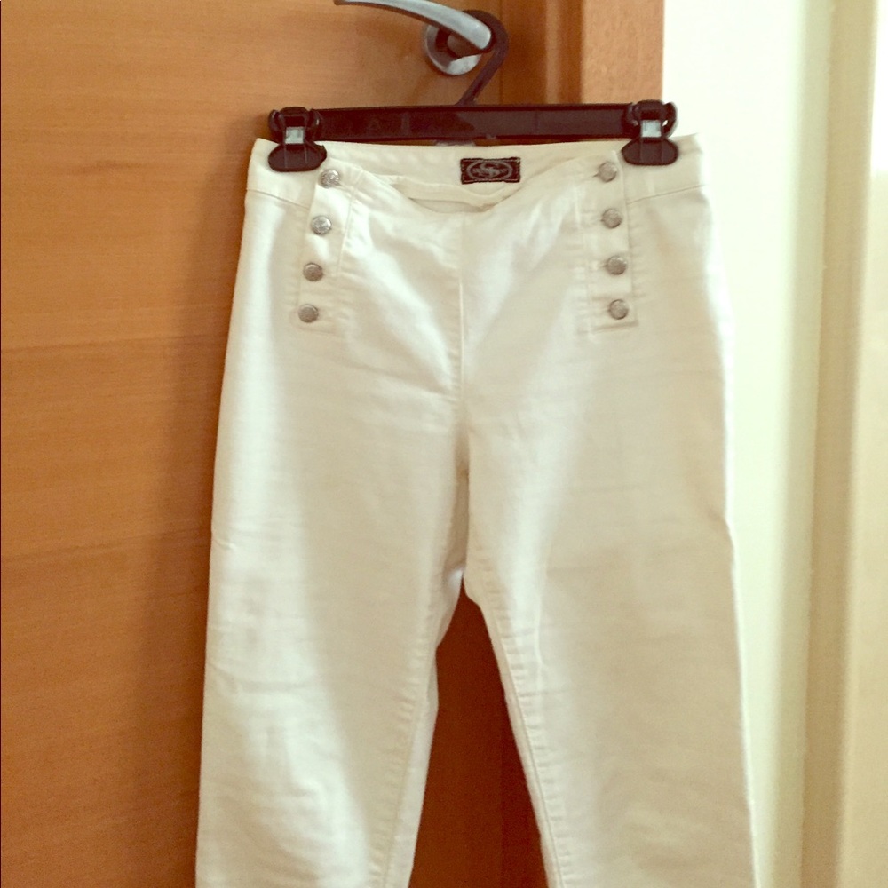 High waisted white Capri pants