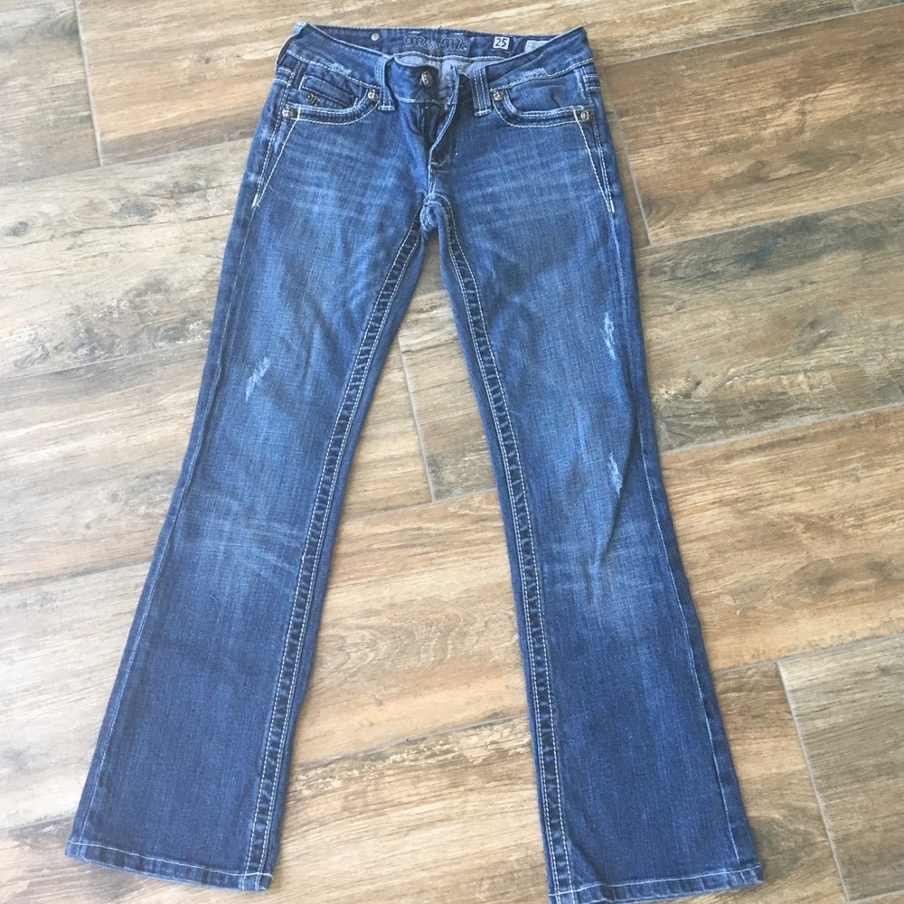Miss Me Fleur de lis pocket jeans