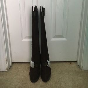 Brand new shoe dazzle brown heel boots