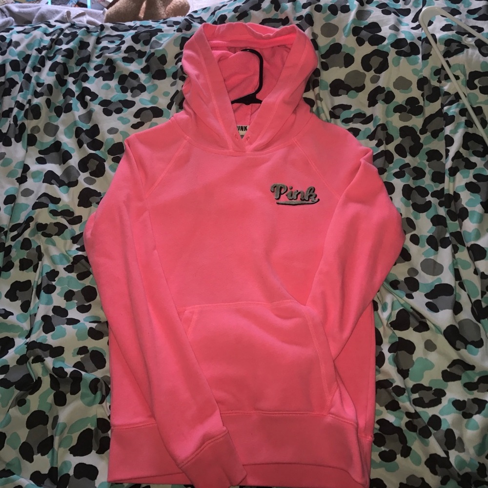Pull over hoodie