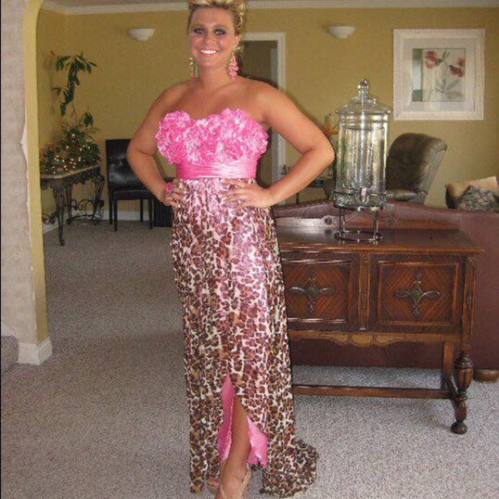 Adorable and comfy prom (or any occasion) dress!