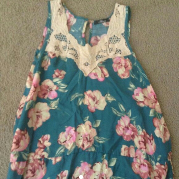 Floral Loose Top - Picture 1 of 4