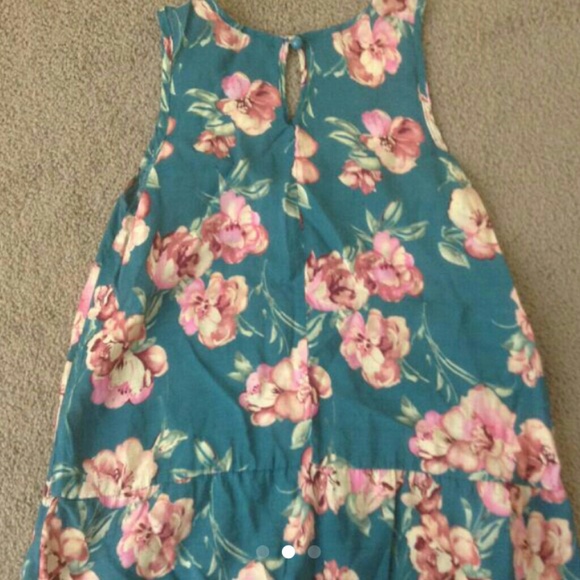 Floral Loose Top - Picture 2 of 4