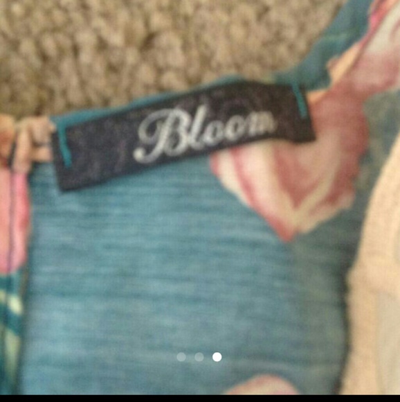 Floral Loose Top - Picture 4 of 4