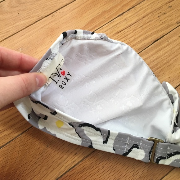 *SOLD* Roxy DVF bikini set - Picture 4 of 7