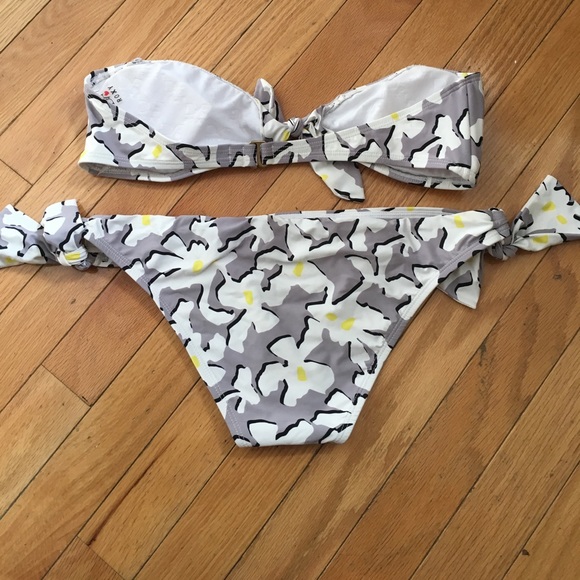 *SOLD* Roxy DVF bikini set - Picture 5 of 7