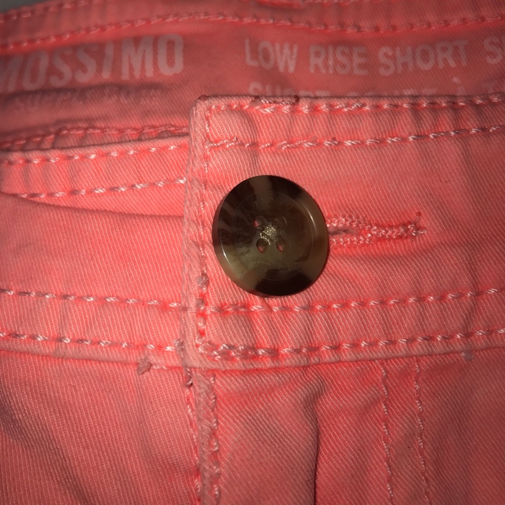 Shorts - Picture 2 of 4