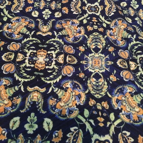 XS LULAROE Randy - Picture 2 of 3