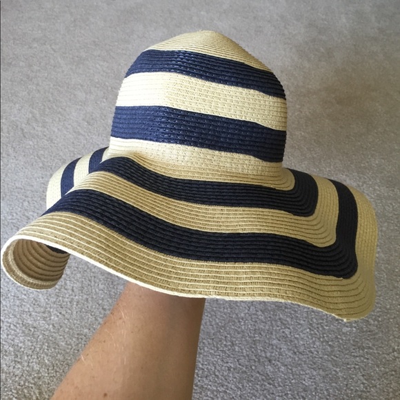 target Accessories - Floppy beach hat blue & tan from target ☀️🌴⛱
