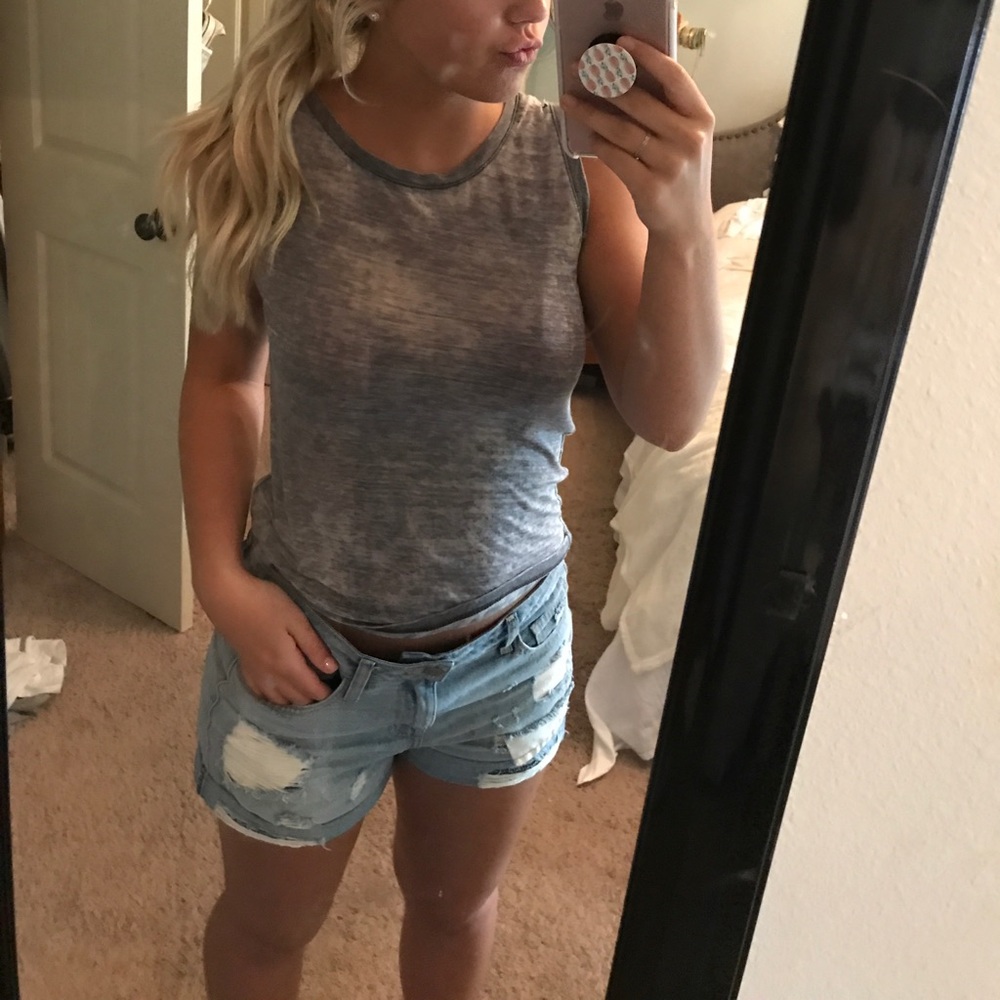 Light cut off tank top