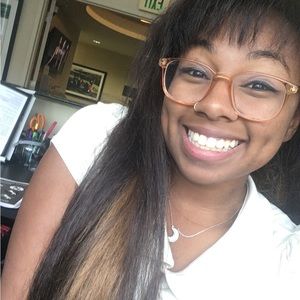 Meet your Posher, Ella