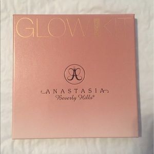 Anastasia Beverly Hills glow kit