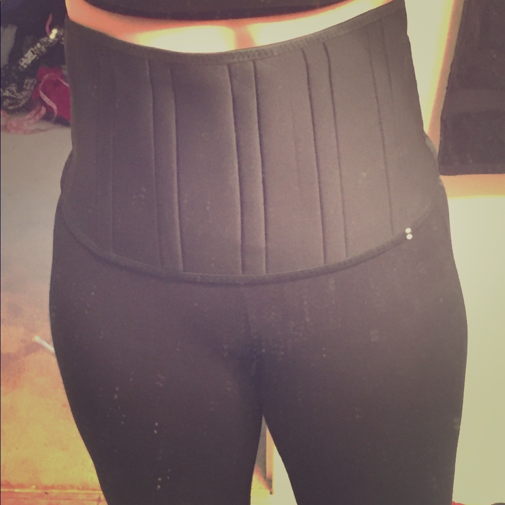 Waist trainer