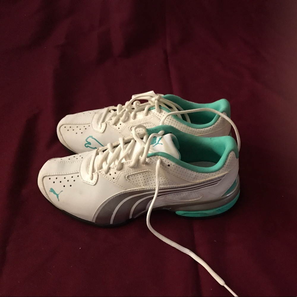 Brand New Woman's Puma Sneakers Size 8
