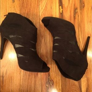 Nine West KourtX5 Peep Toe Ankle Booties