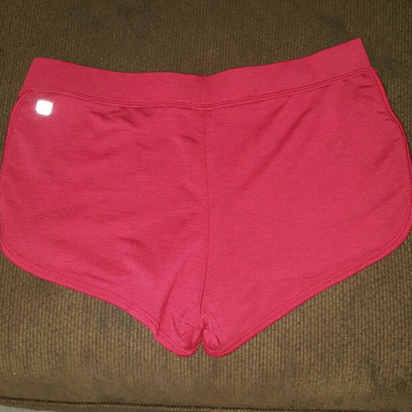 Fabletics - Picture 2 of 4