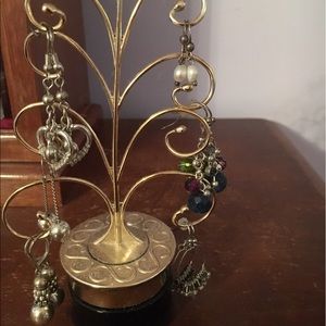 6 pairs of earring and holder