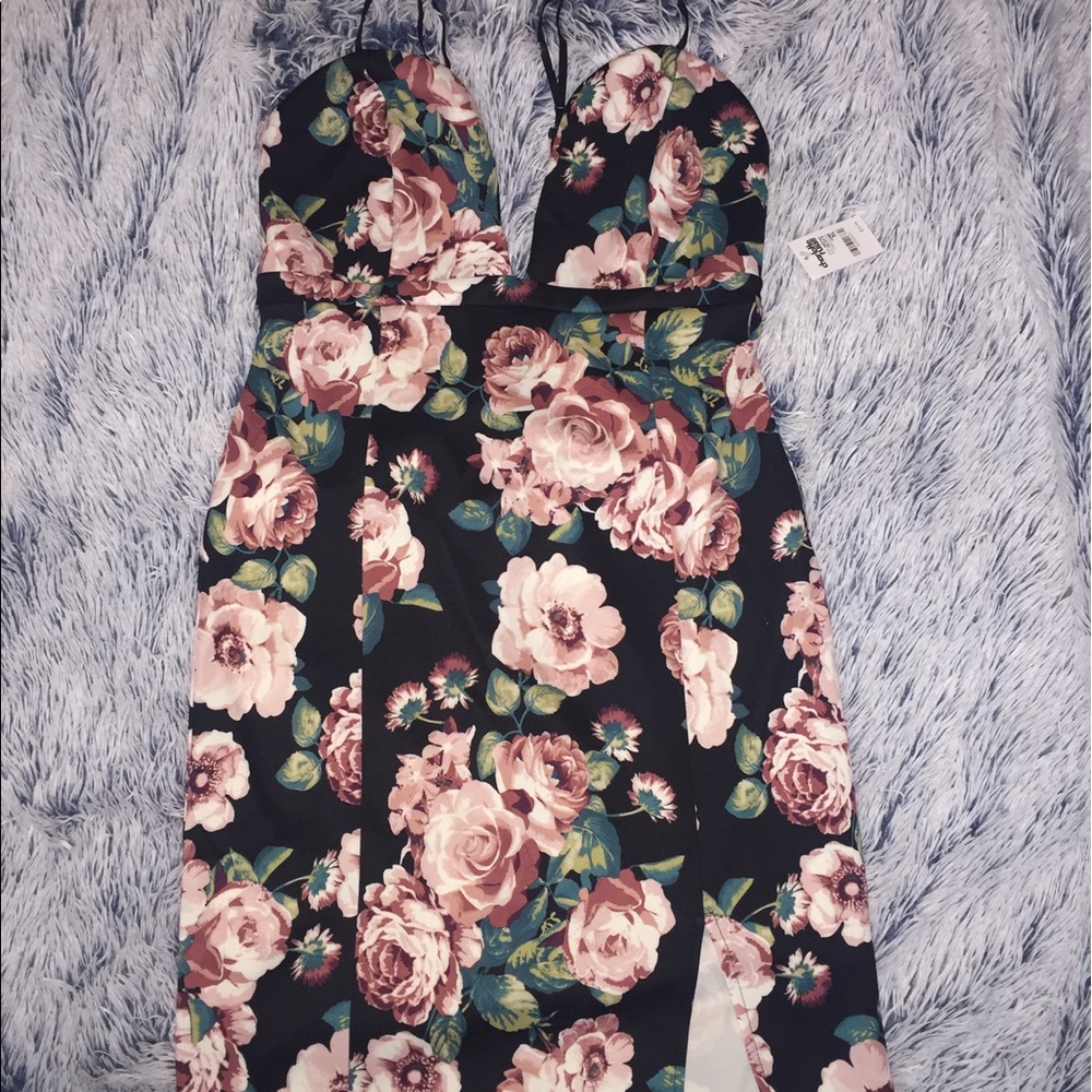 Brand new summer/wedding dress! 🦋🌻