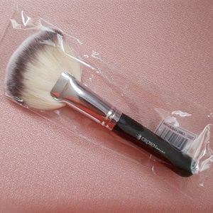 Crown Fan Brush