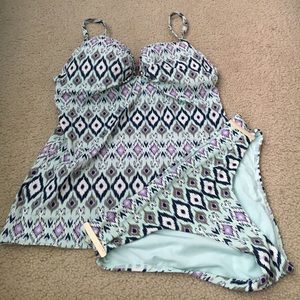 Victoria tankini size 34b / small