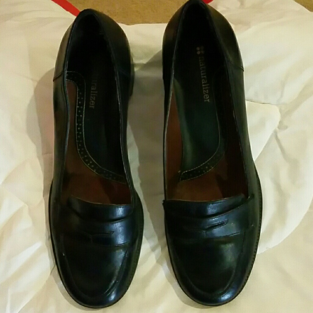 Black women's 1.5" heal loafer