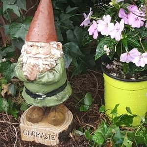 FOLLOW MEEEEE?? OPEN TO ALL OFFERS!😙