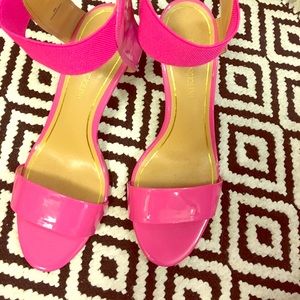 Hot pink Enzo Anciolini kitten heels