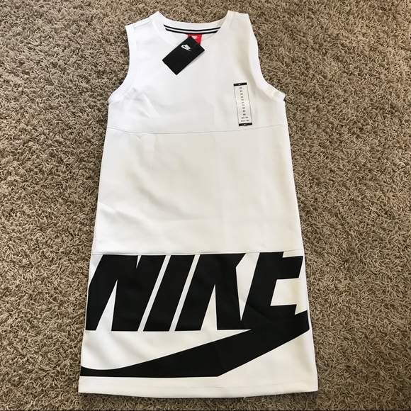 New Nike Sportswear Irreverent Logo Dress - Picture 6 of 8