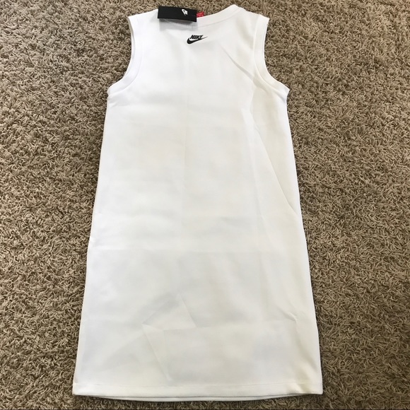 New Nike Sportswear Irreverent Logo Dress - Picture 8 of 8