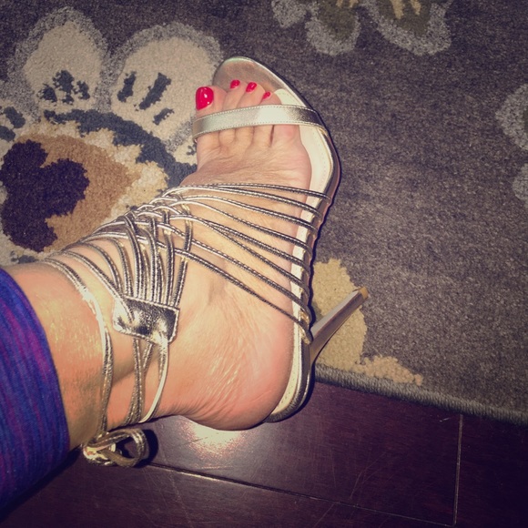 NWT gold strappy sexy high heel - Picture 4 of 5