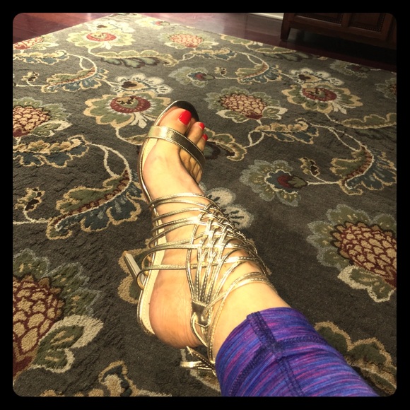 NWT gold strappy sexy high heel - Picture 5 of 5