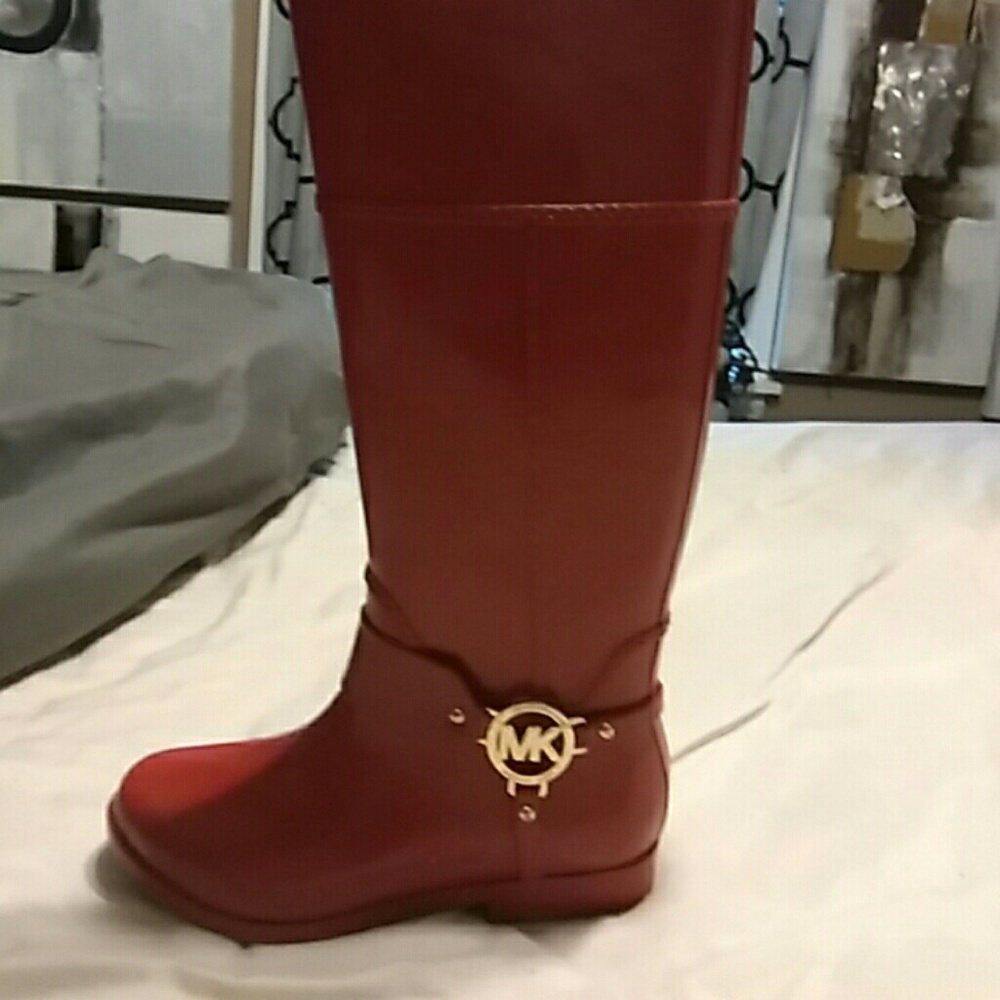 Michael Koars rainboots