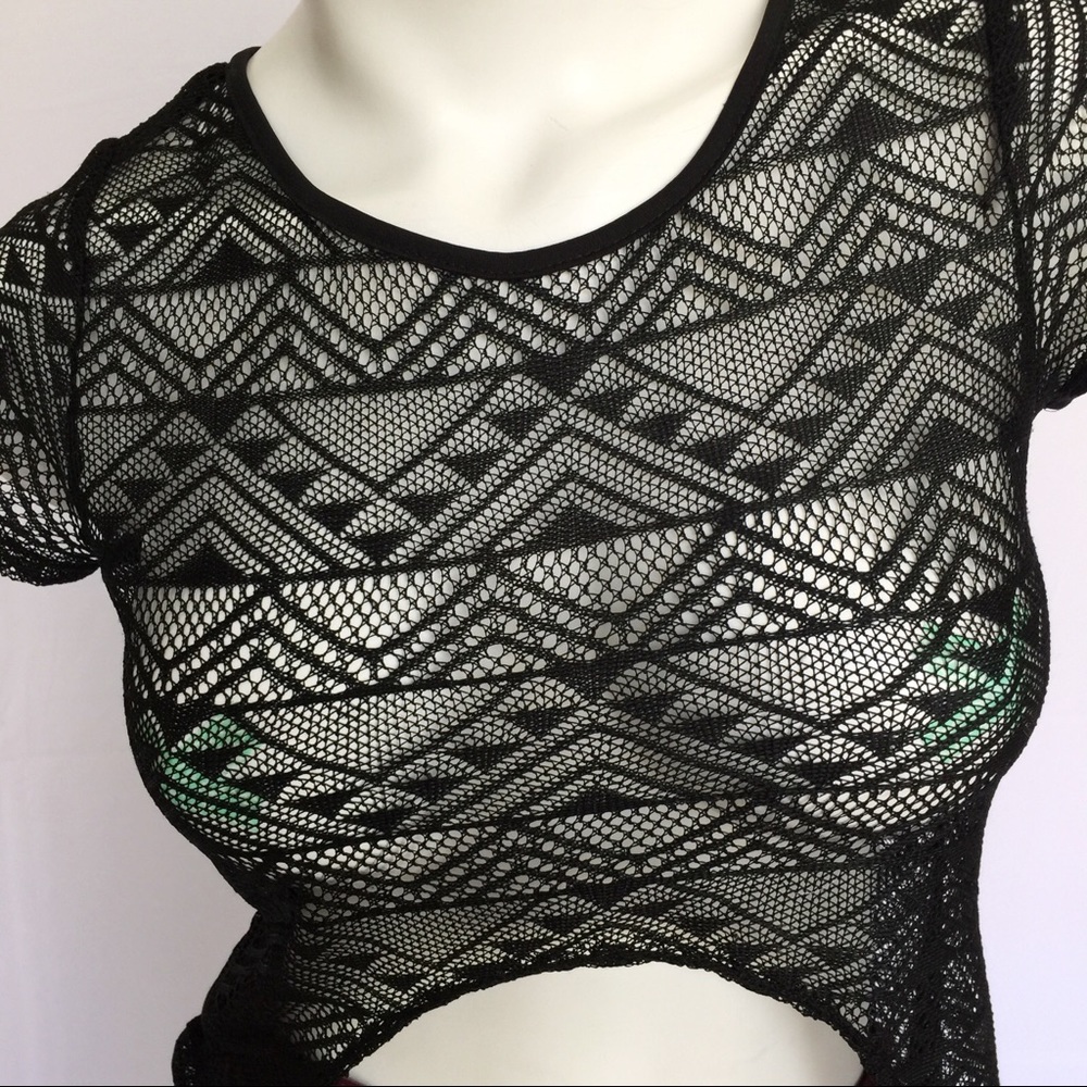 Black High-low Crop Top