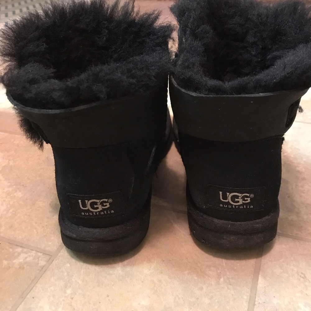 UGG mini bailey button