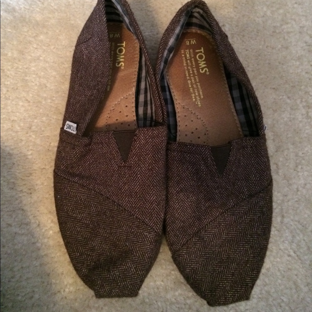 Toms slip on shoes