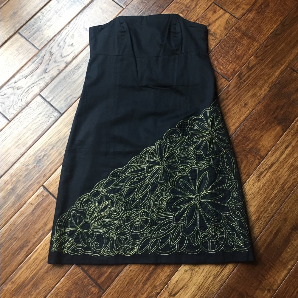 Black Lilly strapless dress