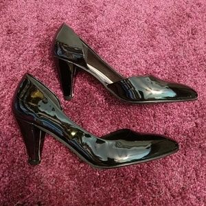 NWOT! Never worn Black Patent Kitten Heels