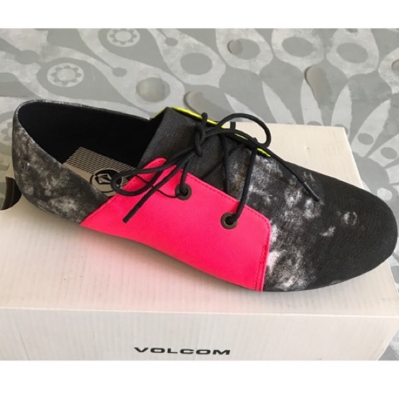 🏷 {Volcom} Soul Mates Velveteen Lace-Up Flats - Picture 2 of 6