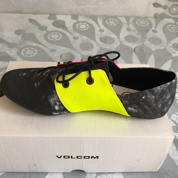 🏷 {Volcom} Soul Mates Velveteen Lace-Up Flats - Picture 4 of 6
