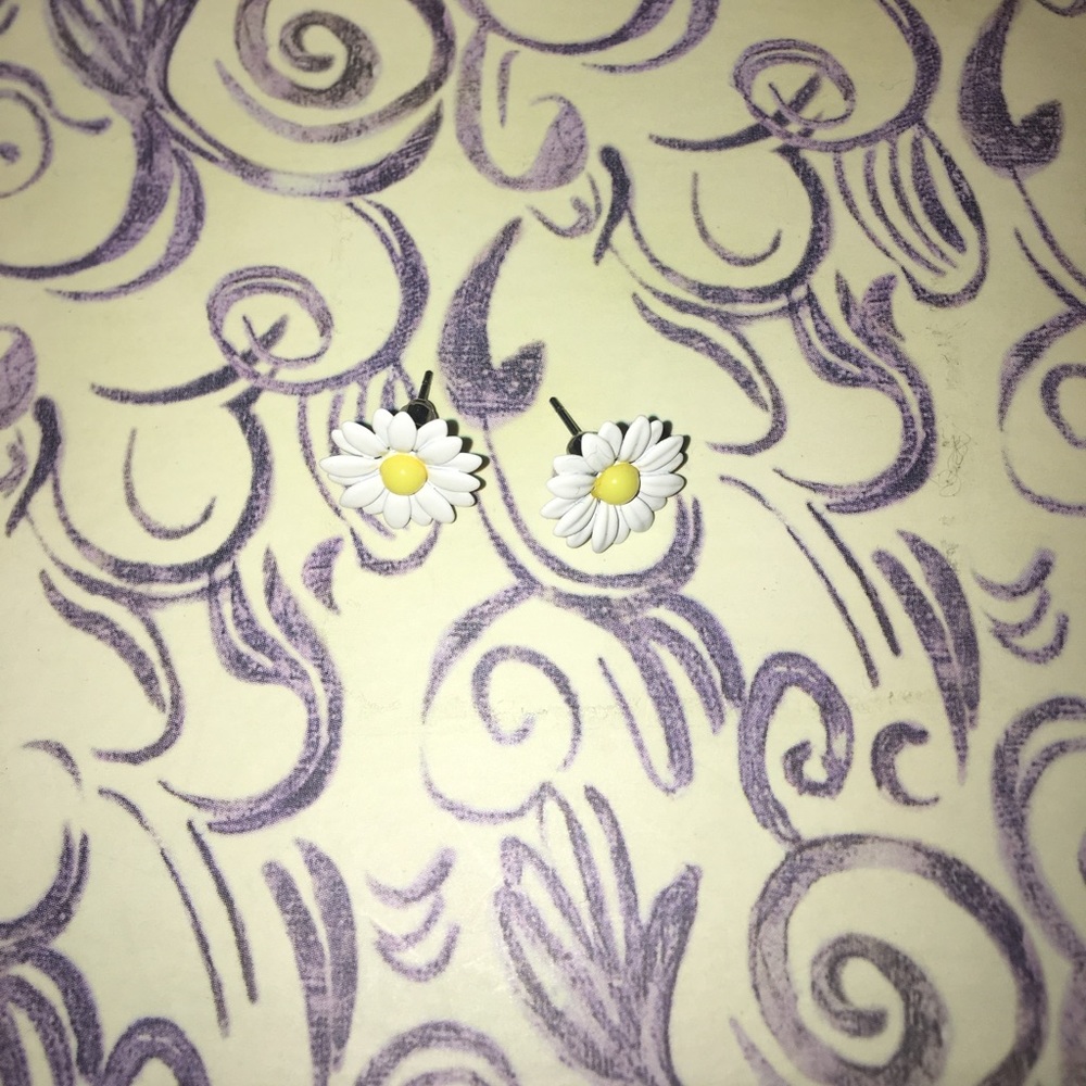 Sunflower stud earrings