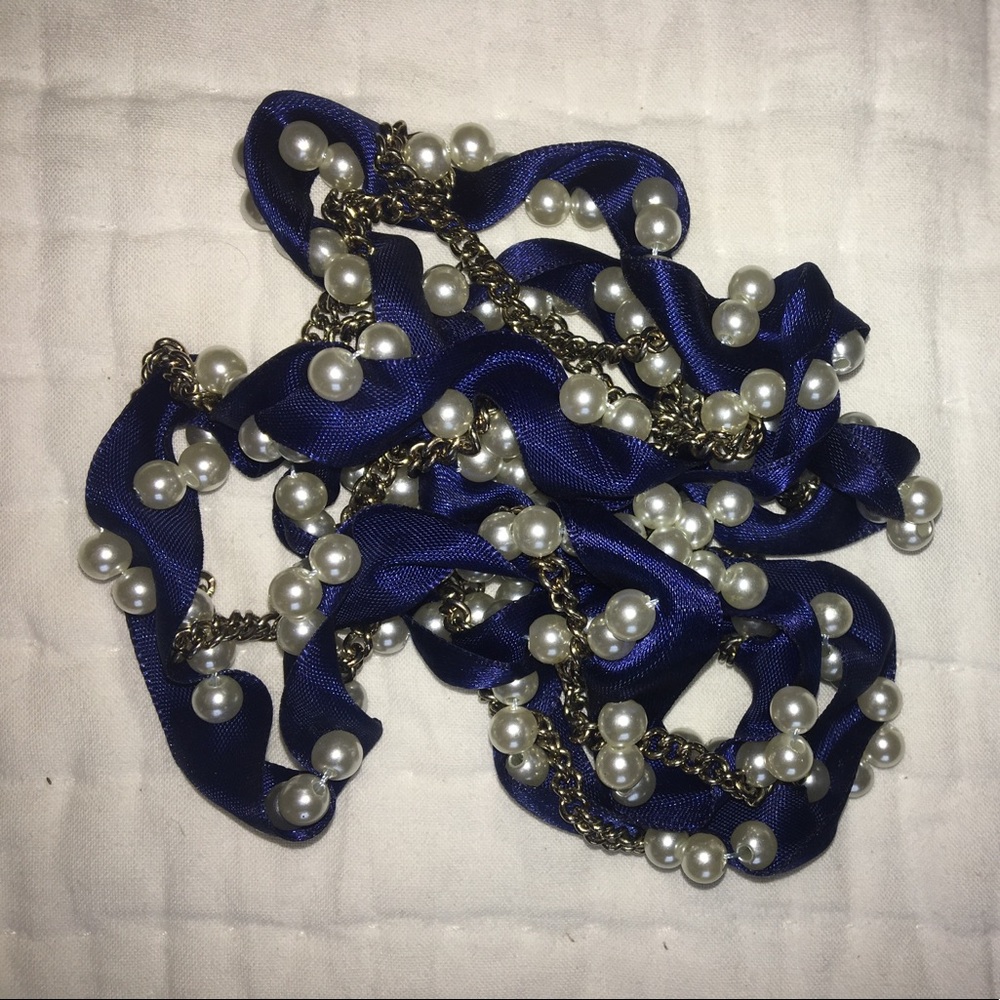 Pearl design necklace