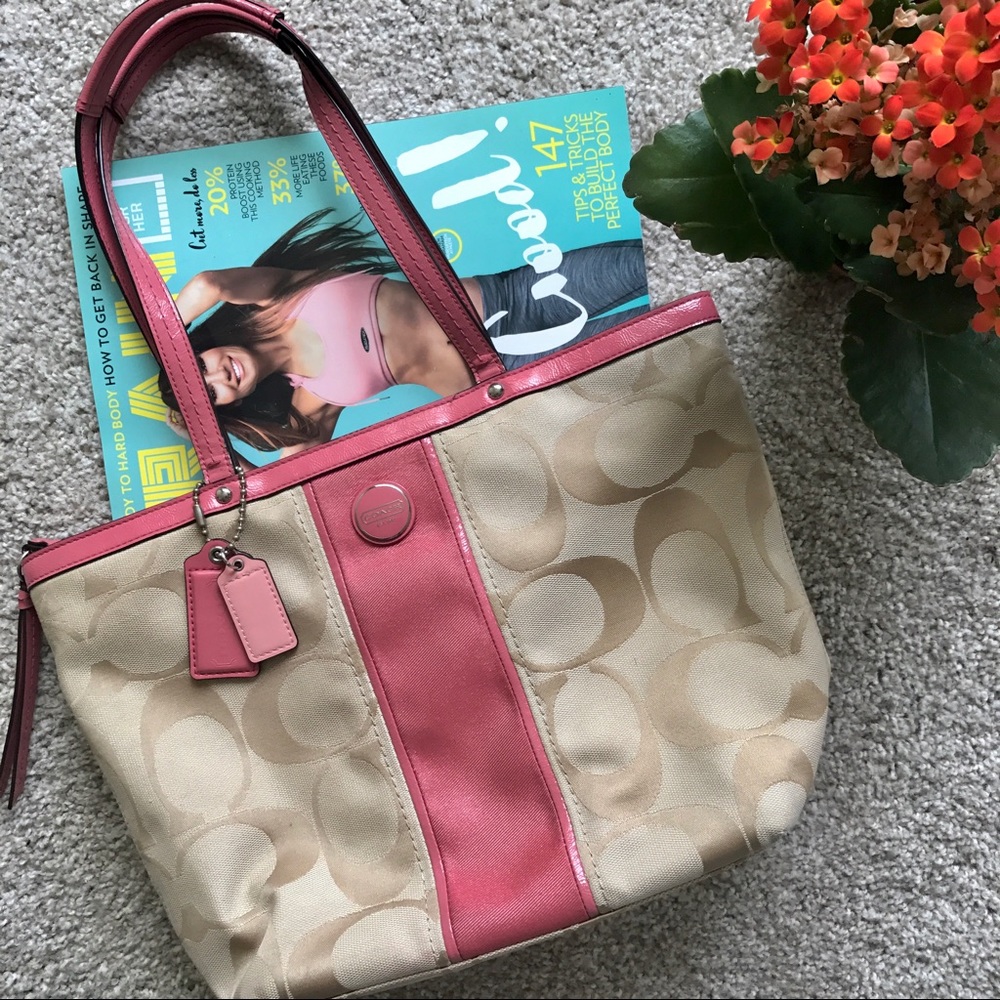 🚫SOLD🚫Coach Signature Shoulder Bag