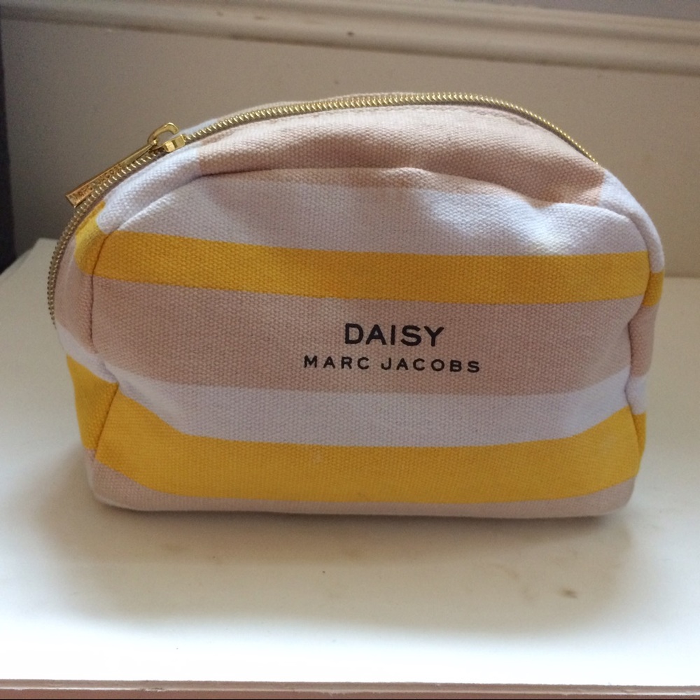 Marc Jacobs DAISY makeup bag