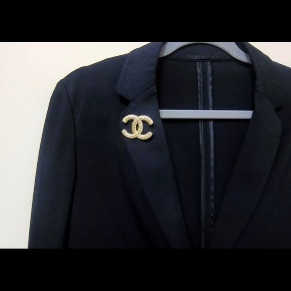 CHANEL Pin Brooch - Picture 3 of 4