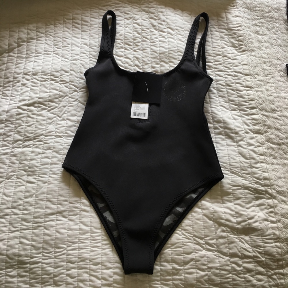 Brand new BILLABONG wetsuit one piece 🌸